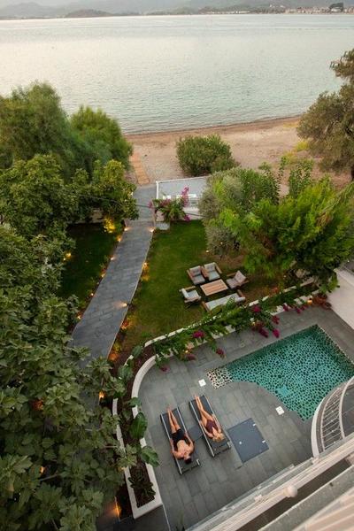 Icon Beach Suites Hotel