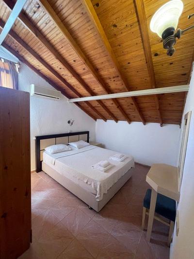 Ünlü Otel