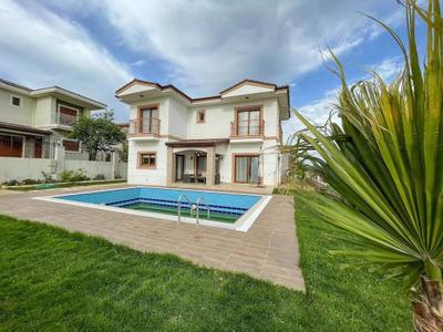 Villa Strawberry