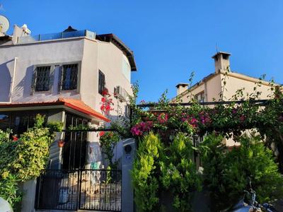 Arya Roof House