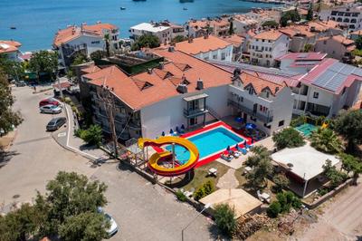 Zeus Turunç Otel