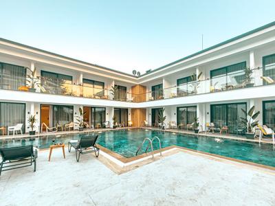 S-Cape Hotel