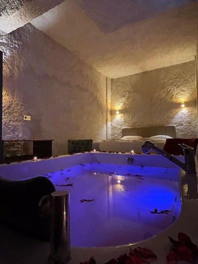 Hydros Cave Hotel