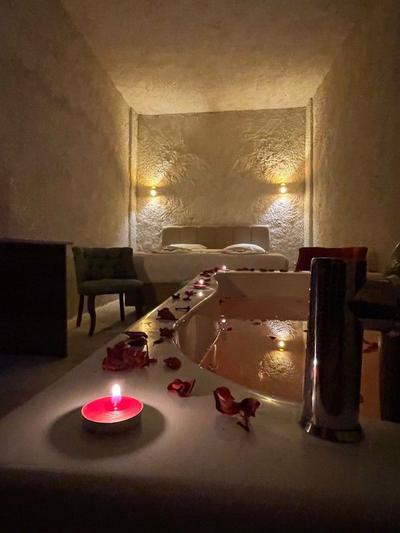 Hydros Cave Hotel