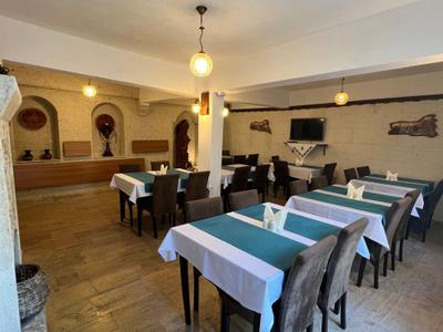 El Puente Cave Hotel