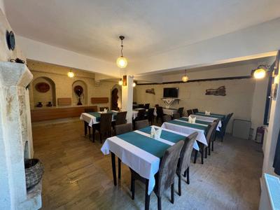 El Puente Cave Hotel