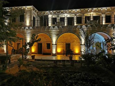 Falcon Cave Suites