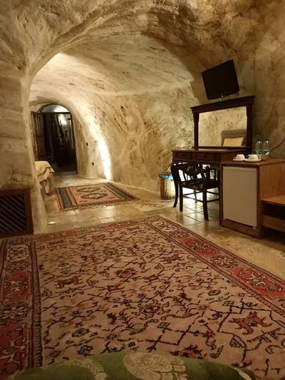 Naturels Cave House