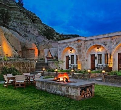 Seraphim Cave Hotel