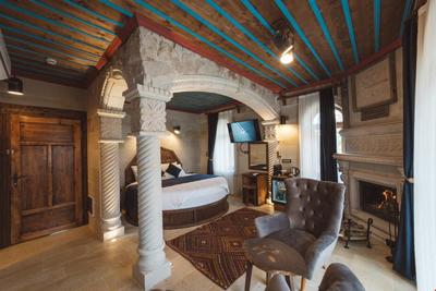 Leda Stone House