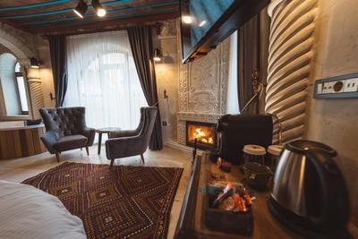 Leda Stone House