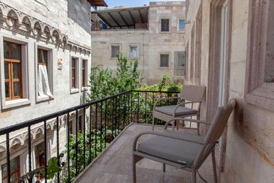 Seven Stone Hotel