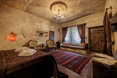 Shadow Cave House