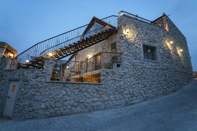 By Yüksel Cave House
