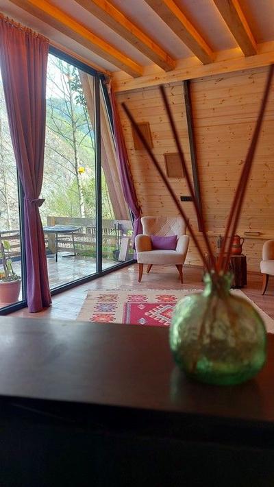 Zayna Bungalov