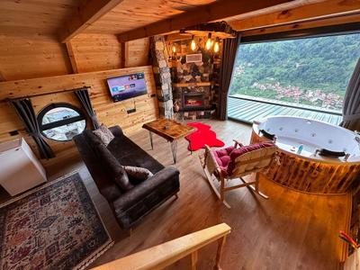 Moni Suit Bungalow