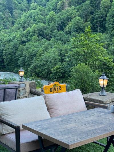 River Deluxe