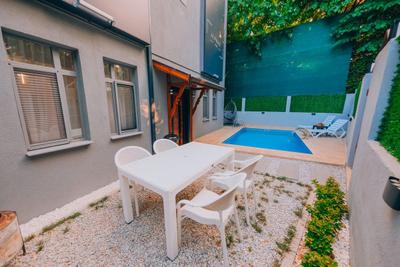 Alphan House