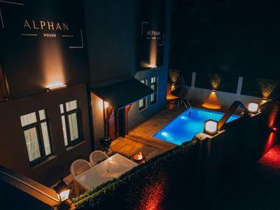 Alphan House