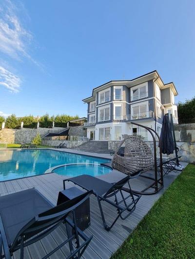 GK Manor Deluxe