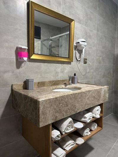 Grand Delux Hotel