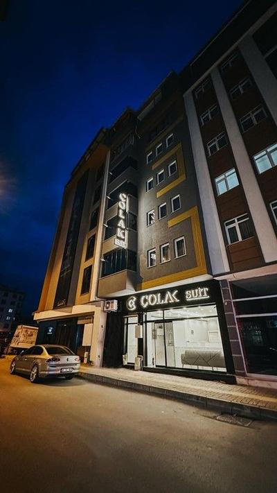 Çolak Suit