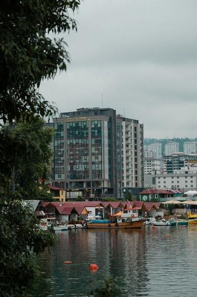 Marina Green Suit & Residence