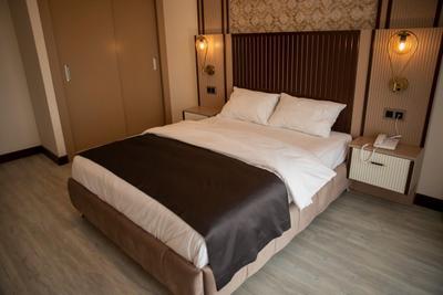 Eden's Hotel