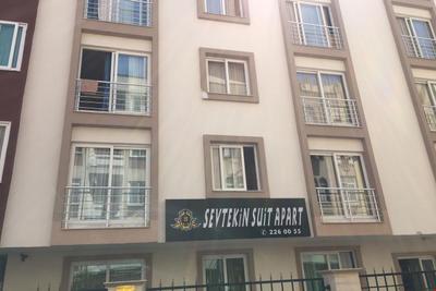 Sera Suit Apart