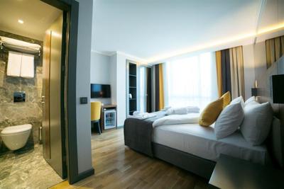 AnkaCity Suit Flat