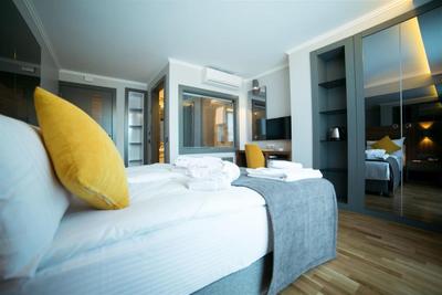 AnkaCity Suit Flat