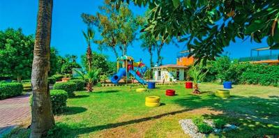 Clover Magic Garden Beach