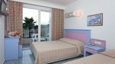 Holiday Line Beach Hotel