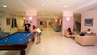 Holiday Line Beach Hotel