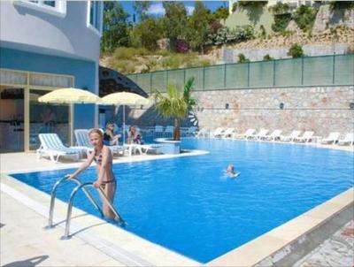 Holiday Line Beach Hotel