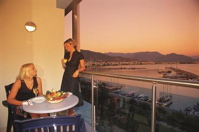 Quattro City Seaport Hotel