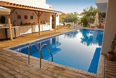 Oasis Hotel