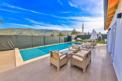 Villa Tawny