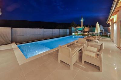 Villa Tawny