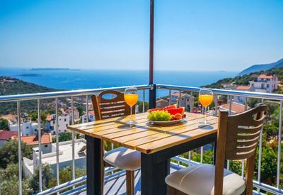 Dora Apart