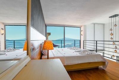Villa Gece