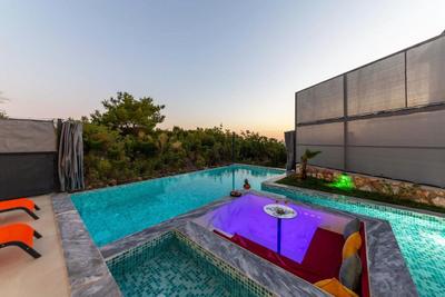 Villa Fariz
