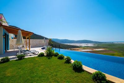 Villa Lilyum