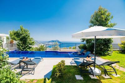 Villa Mama