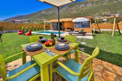 Villa Black Rose
