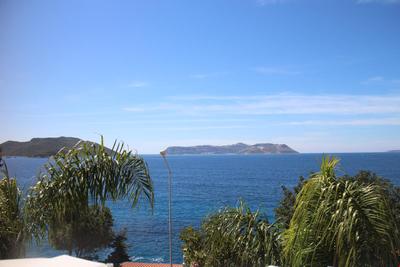 Maki 1 Hotel