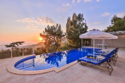 Özel Havuzlu Villa Swiss