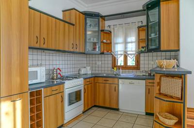 Phellos Apartment