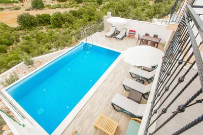 Villa Light 1
