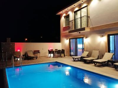 Villa Light 1